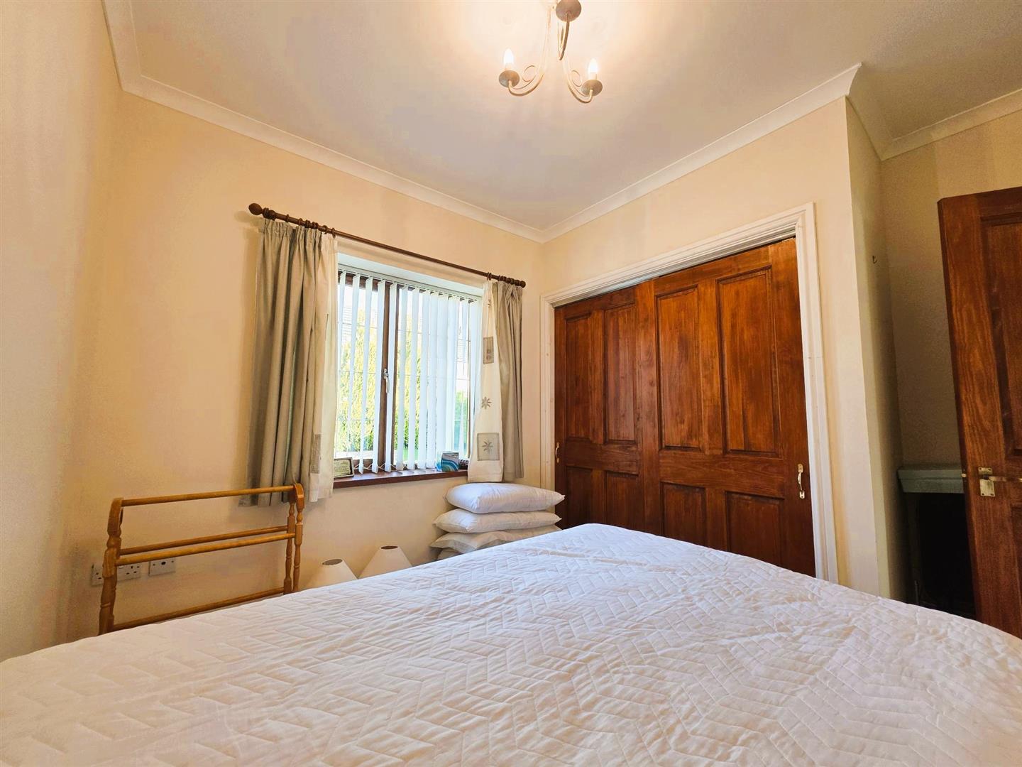 Clos Ty Gwyn, Dafen, Llanelli, SA14 8UT